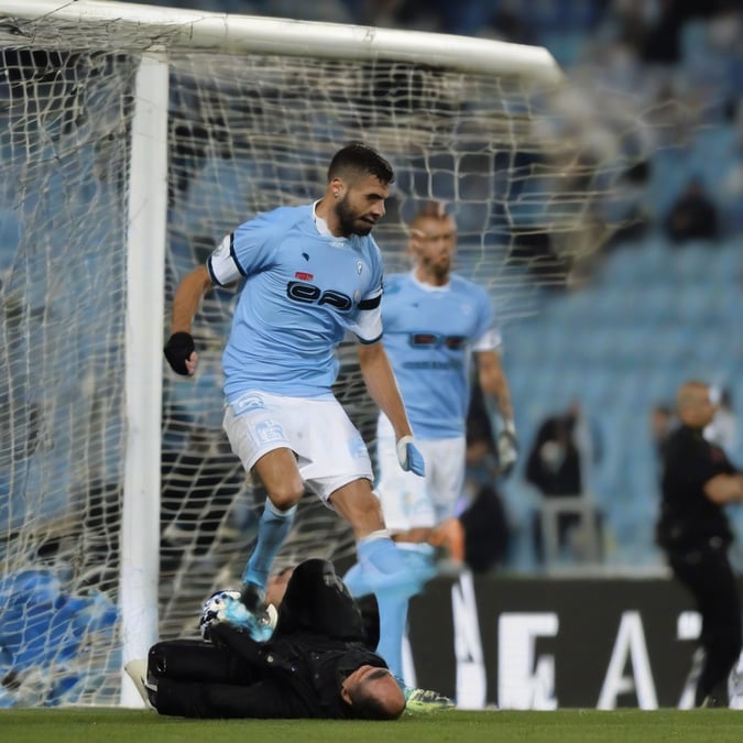 ¡Milagro en Bérgamo! El arquero desconocido que llevó a la Lazio a la final con 4 penales atajados